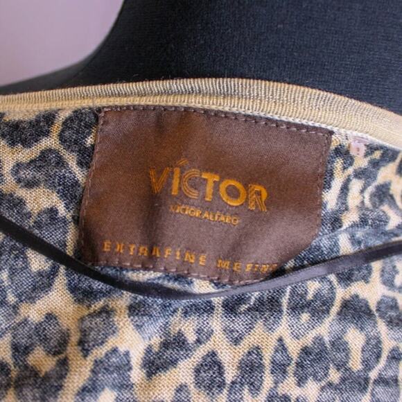 Victor Alfaro Extra Fine Merino Wool Cardigan Sweater Leopard Print - Picture 4 of 5